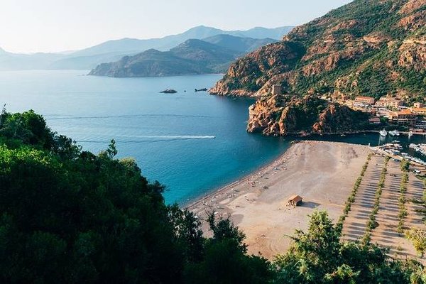 Investir dans l'immobilier sur l'Ile Rousse : est-ce le bon moment ?